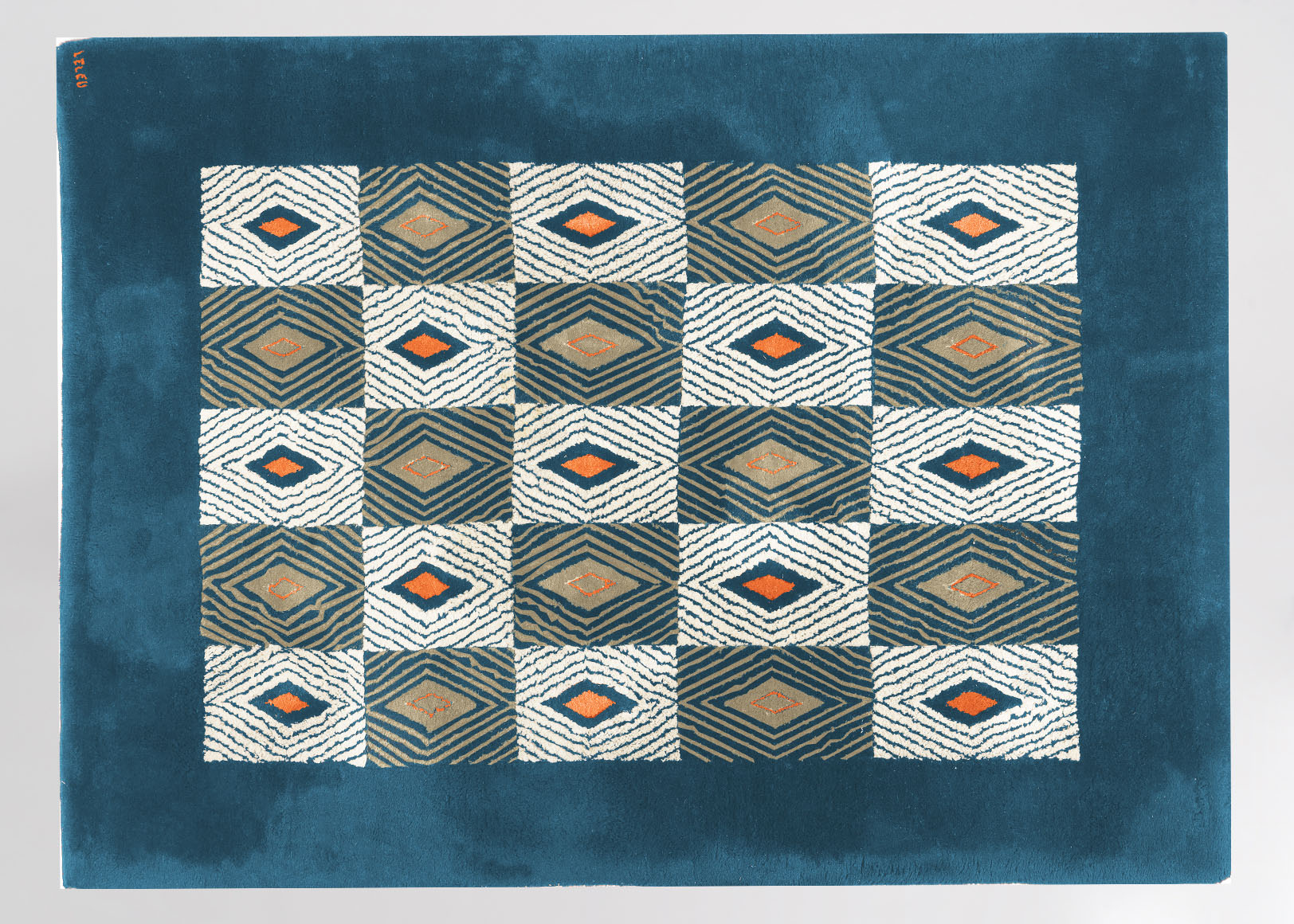 maasai blue electric rug itinerance maison leleu jpg